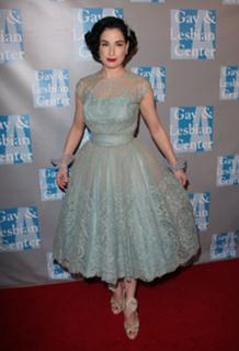 Dita Von Teese feet photo thumbnail