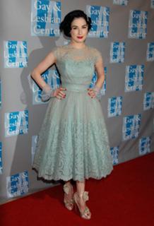 Dita Von Teese feet photo thumbnail