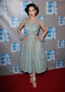 Dita Von Teese feet photo thumbnail