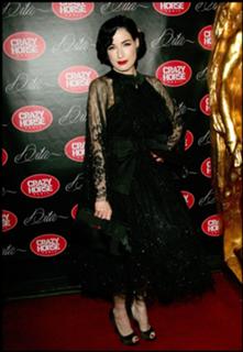 Dita Von Teese feet photo thumbnail