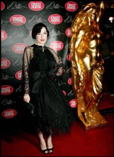 Dita Von Teese feet photo thumbnail