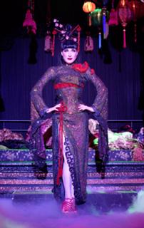 Dita Von Teese feet photo thumbnail