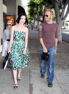 Dita Von Teese feet photo thumbnail