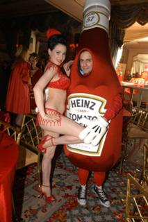 Dita Von Teese feet photo thumbnail