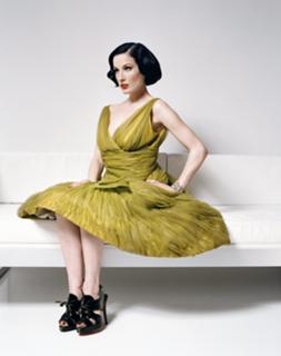 Dita Von Teese feet photo thumbnail