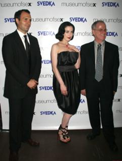 Dita Von Teese feet photo thumbnail