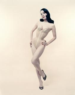 Dita Von Teese feet photo thumbnail