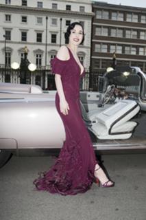 Dita Von Teese feet photo thumbnail