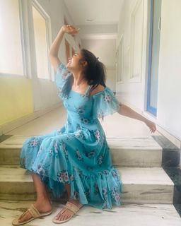 Divi Vadthya feet photo 8