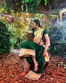 Divi Vadthya feet photo 7