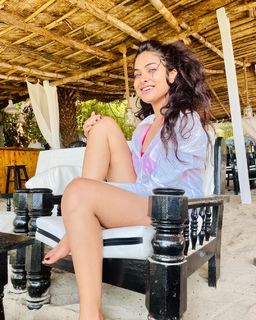 Divi Vadthya feet photo 19