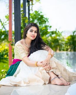 Divi Vadthya feet photo 16