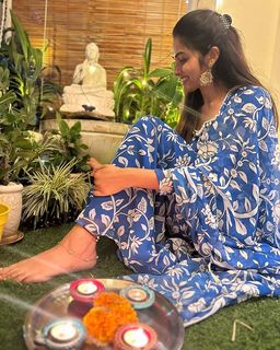 Divi Vadthya feet photo 3