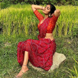 Divi Vadthya feet photo 2