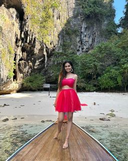 Divi Vadthya feet photo 1