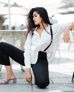 Divi Vadthya feet photo 17