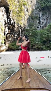 Divi Vadthya feet photo 12