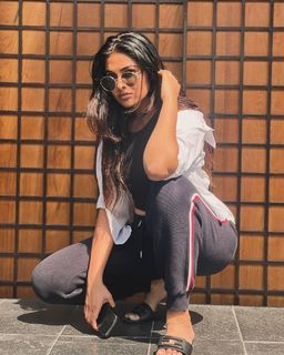 Divi Vadthya feet photo 3