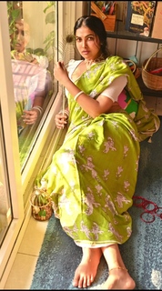 Divi Vadthya feet photo 19