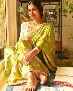 Divi Vadthya feet photo 18