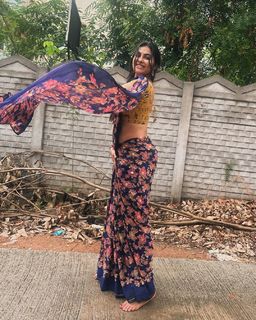 Divi Vadthya feet photo 16