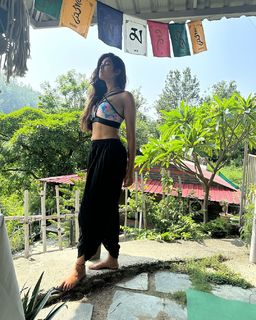 Divi Vadthya feet photo 7