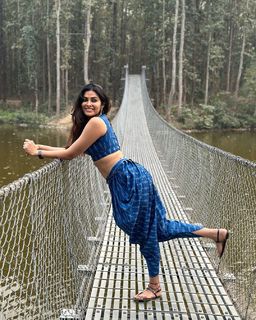 Divi Vadthya feet photo 1