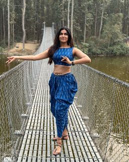 Divi Vadthya feet photo 20