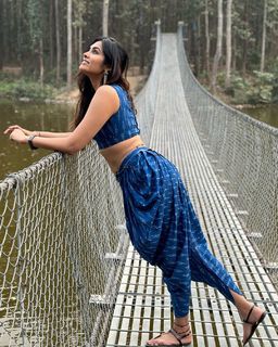 Divi Vadthya feet photo 19