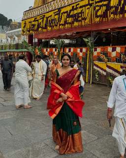 Divi Vadthya feet photo 11