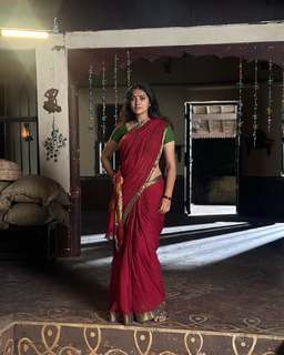 Divi Vadthya feet photo 9