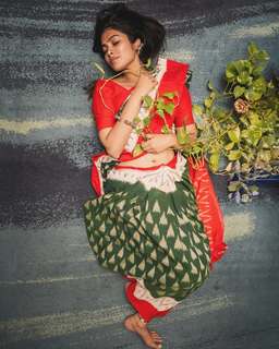 Divi Vadthya feet photo 4