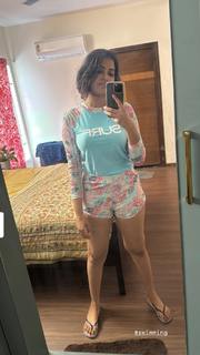 Divi Vadthya feet photo 2
