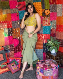 Divi Vadthya feet photo 17