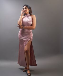 Divi Vadthya feet photo 13
