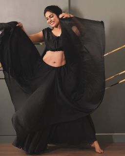Divi Vadthya feet photo 9