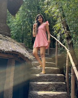 Divi Vadthya feet photo 7