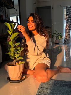 Divi Vadthya feet photo 3