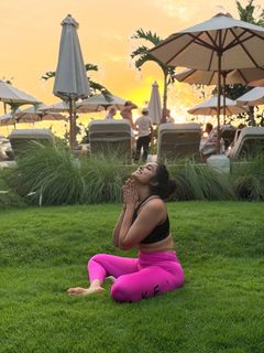 Divi Vadthya feet photo 16