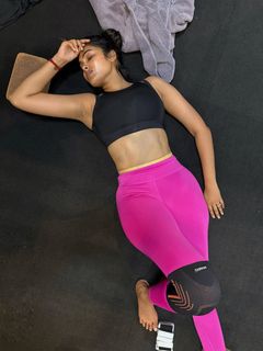 Divi Vadthya feet photo 15
