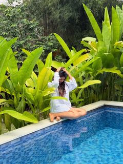 Divi Vadthya feet photo 10