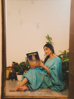 Divi Vadthya feet photo 2