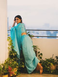 Divi Vadthya feet photo 1