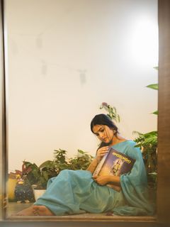 Divi Vadthya feet photo 20