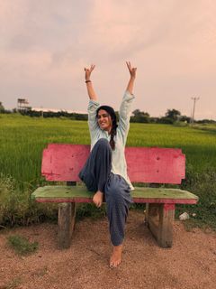 Divi Vadthya feet photo 15