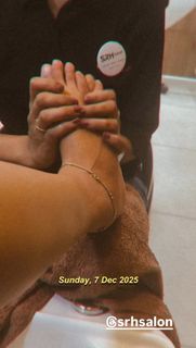 Divi Vadthya feet photo 5