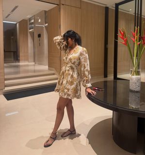 Divi Vadthya feet photo 1