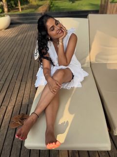 Divi Vadthya feet photo 16