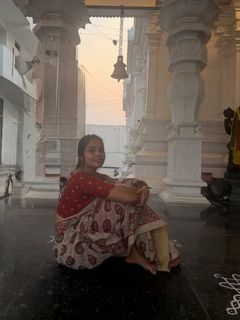Divi Vadthya feet photo 4