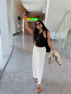 Divi Vadthya feet photo 8